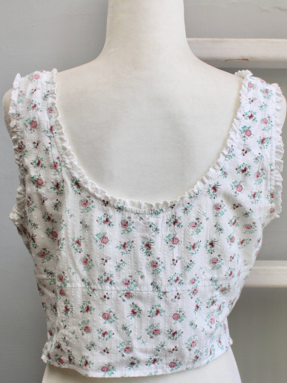Bailey Rose Floral Lace-Up Pleated Lace Open Crop Top Tank White Size Large - Picture 3 of 7
